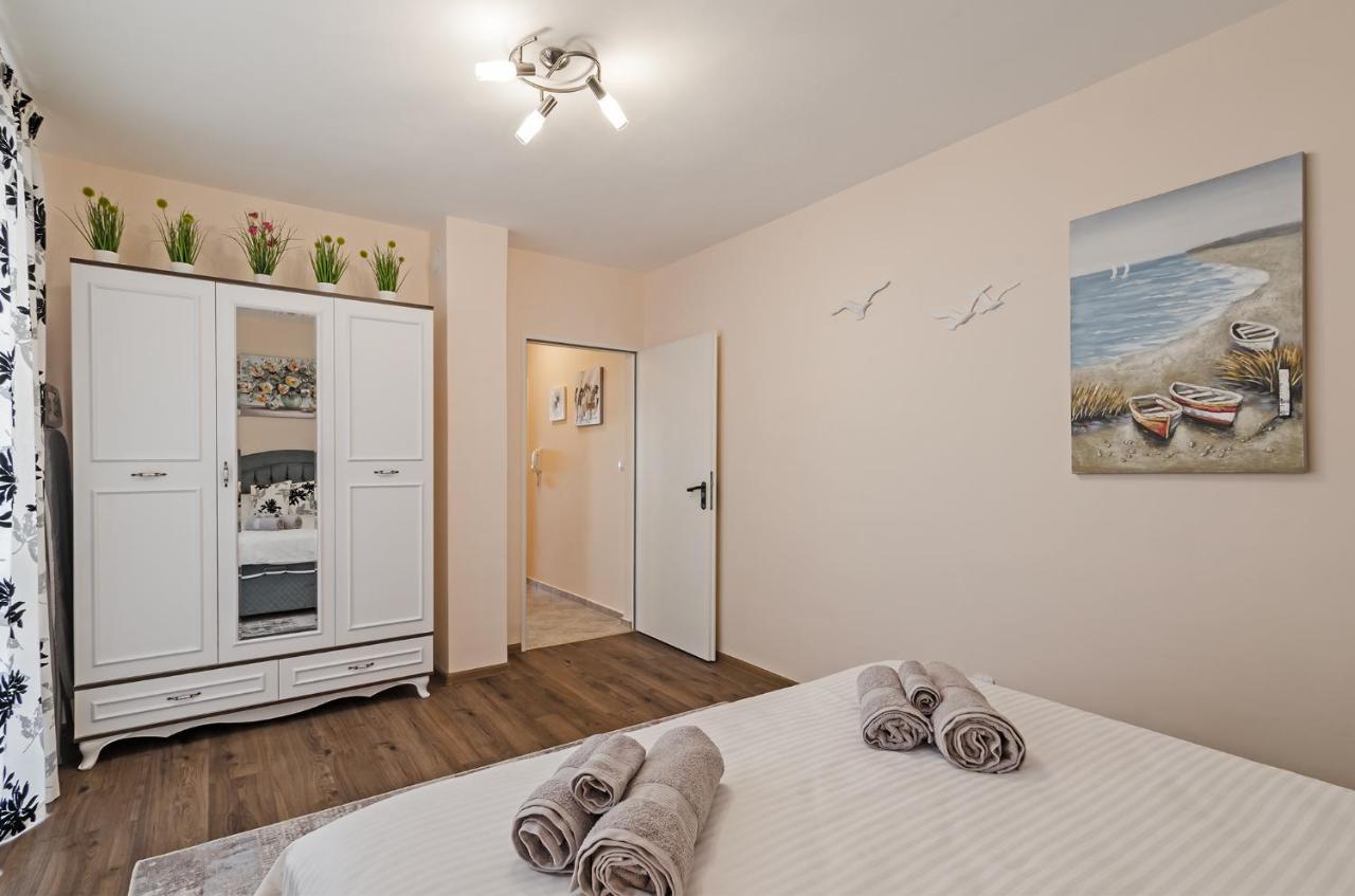 Апартаменти Ивайло / Ivaylo Apartments Burgas Bagian luar foto