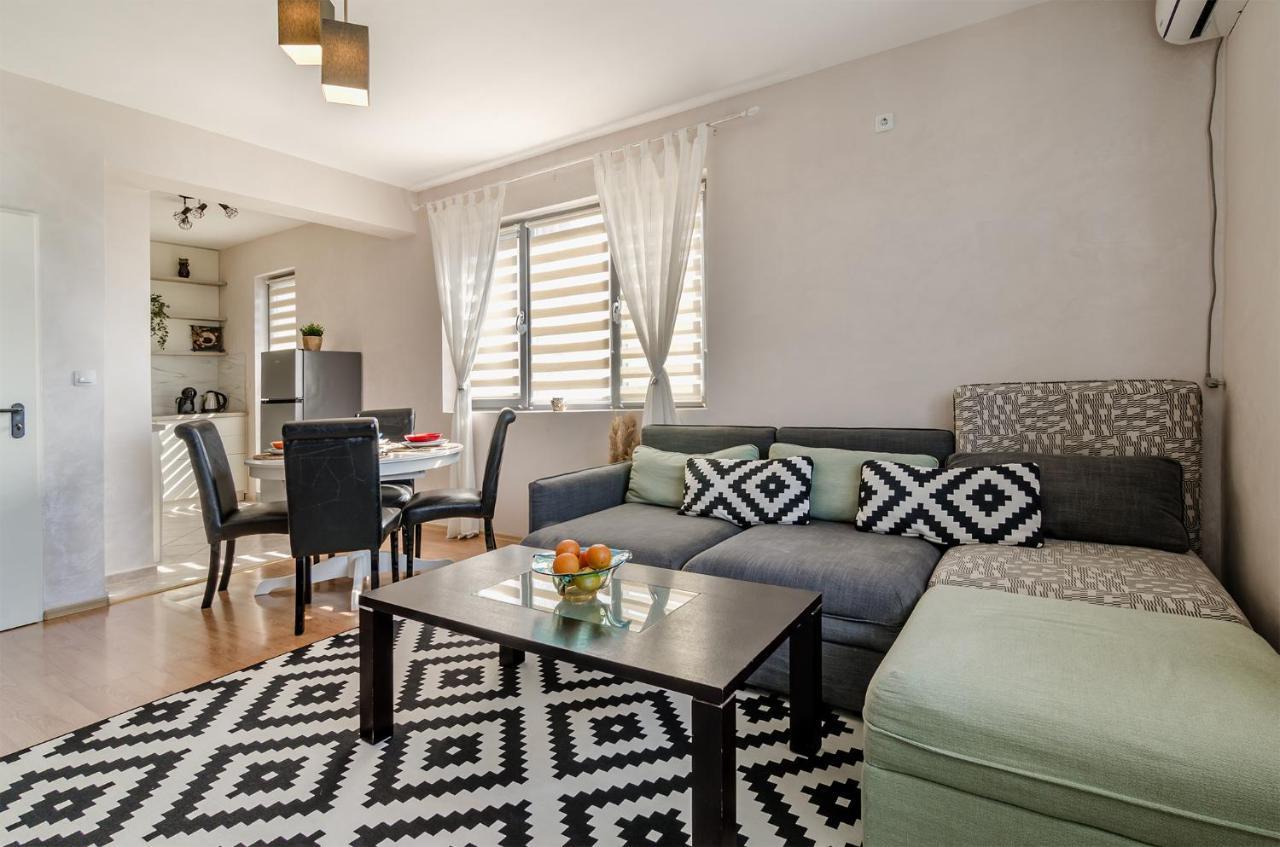 Апартаменти Ивайло / Ivaylo Apartments Burgas Bagian luar foto